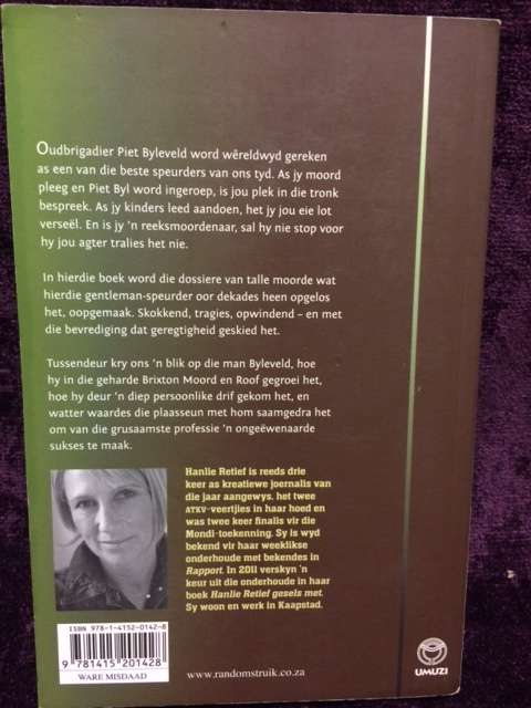 Byleveld : Dossier van 'n Baasspeurder deur Hanlie Retief