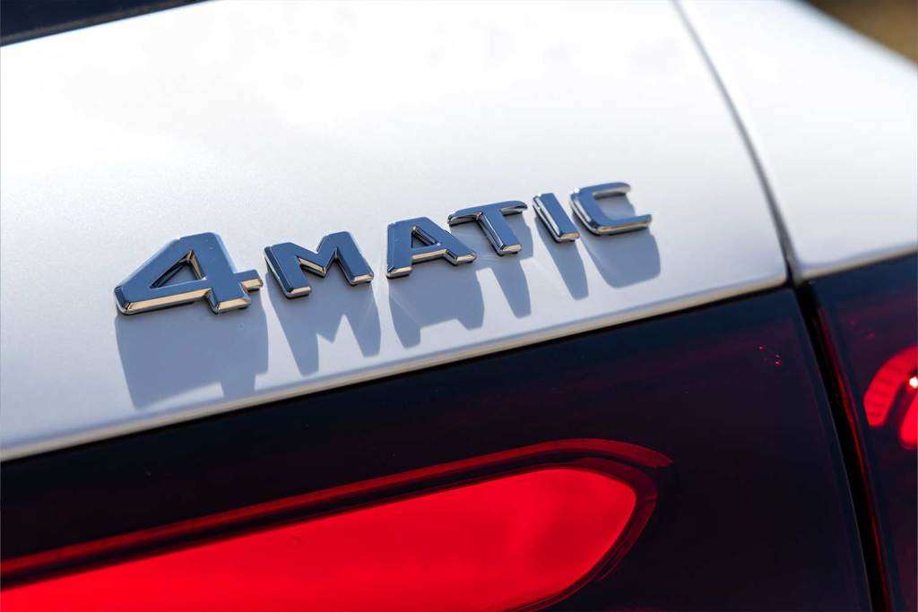 Mercedes 4Matic badge