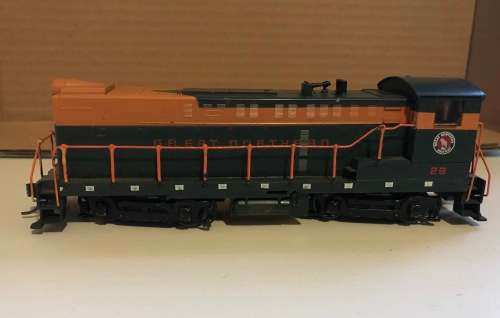 Athearn S12 Switcher and various rolling stock