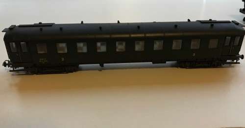 Athearn S12 Switcher and various rolling stock
