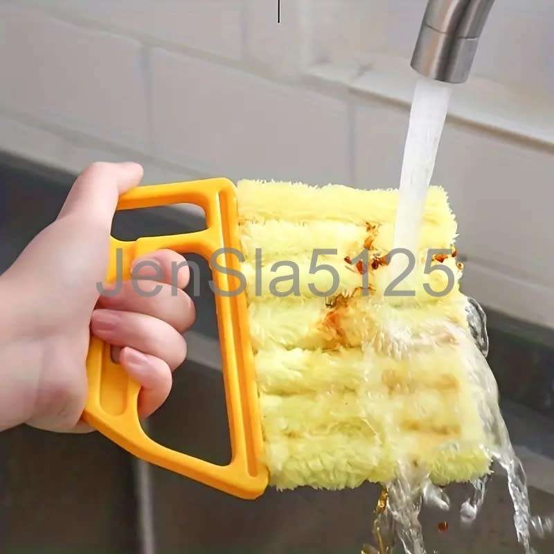 7 Finger Microfiber Blinds Cleaner