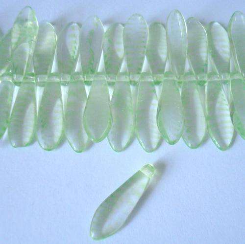Czech Glass Spears 2-5x16mm 100pc - (+/- R0.24 each) - Crystal & Lime Green