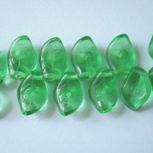 Czech Glass Leaf Curl 14x9mm 36pc - (+/- R0.53 each) - Green