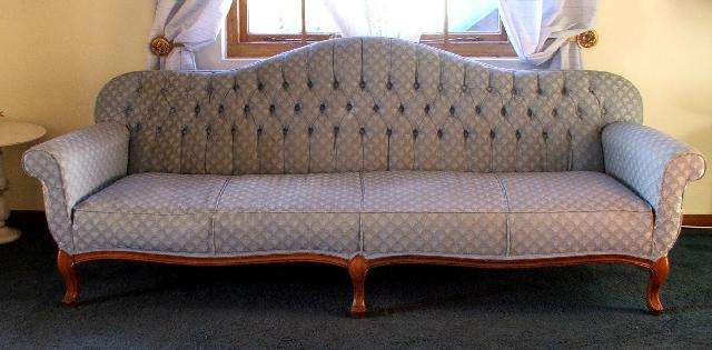 4 seater couch & 2 matching armchairs