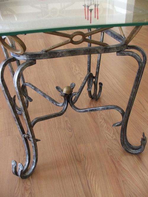 Coffee table and 2 matching side tables