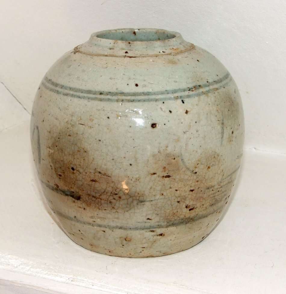 Antique Chinese ceramic Ginger Jar, no cracks, good condition, approx. 150mm tall