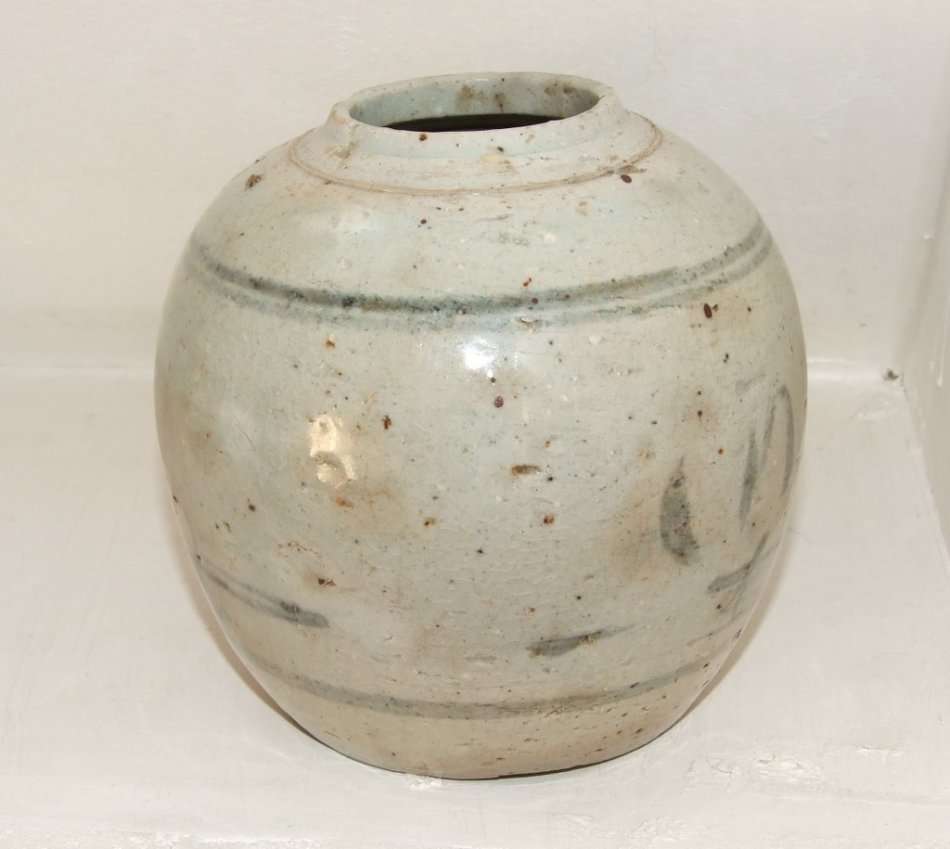 Antique Chinese ceramic Ginger Jar, no cracks, good condition, approx. 150mm tall