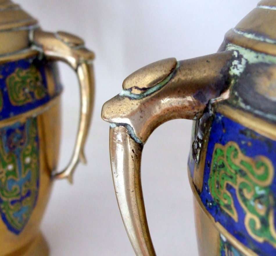 MAGNIFICENT PAIR OF ORIENTAL BRASS & ENAMEL CHAMPLEVE VASE URNS WITH GARGOYLE HANDLES