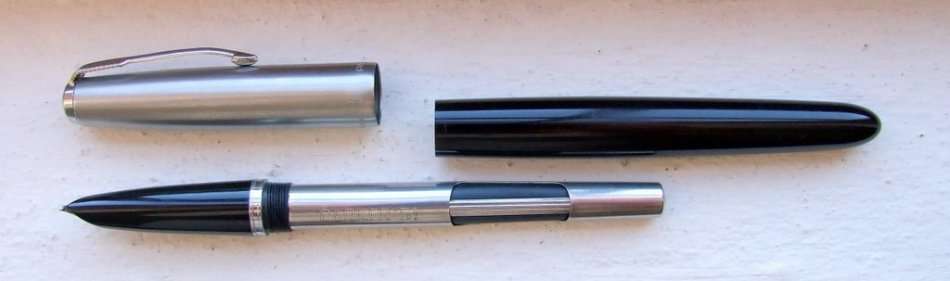 CLASSIC VINTAGE PARKER 51 AEROMETRIC FOUNTAIN PEN - BLACK WITH LUSTRALOY CAP