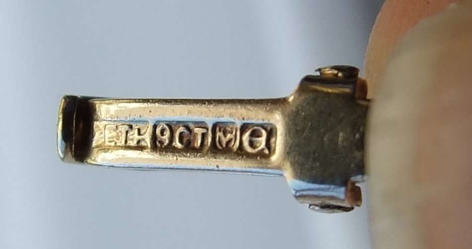 c1970's SA hallmarked 9ct gold ladies 39cm (22grams) necklace by E. Tiessen in excellent condition