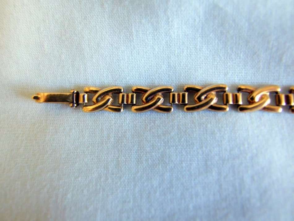 c1970's SA hallmarked 9ct gold ladies 39cm (22grams) necklace by E. Tiessen in excellent condition