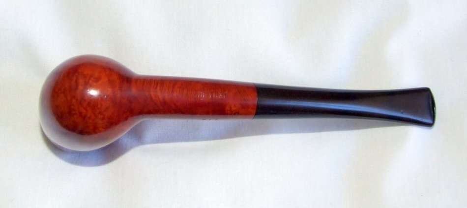 Beautiful GEORG JENSEN "De Luxe 712" briar pipe, little smoked, excellent condition.