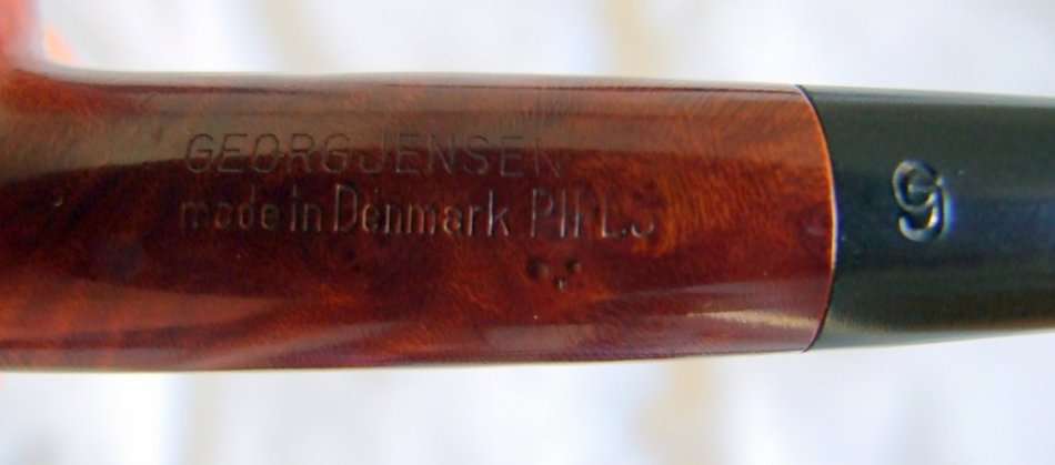 Beautiful GEORG JENSEN "De Luxe 712" briar pipe, little smoked, excellent condition.