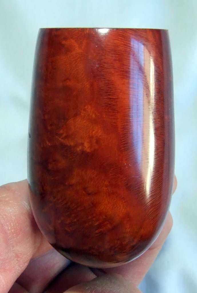 Beautiful GEORG JENSEN "De Luxe 712" briar pipe, little smoked, excellent condition.