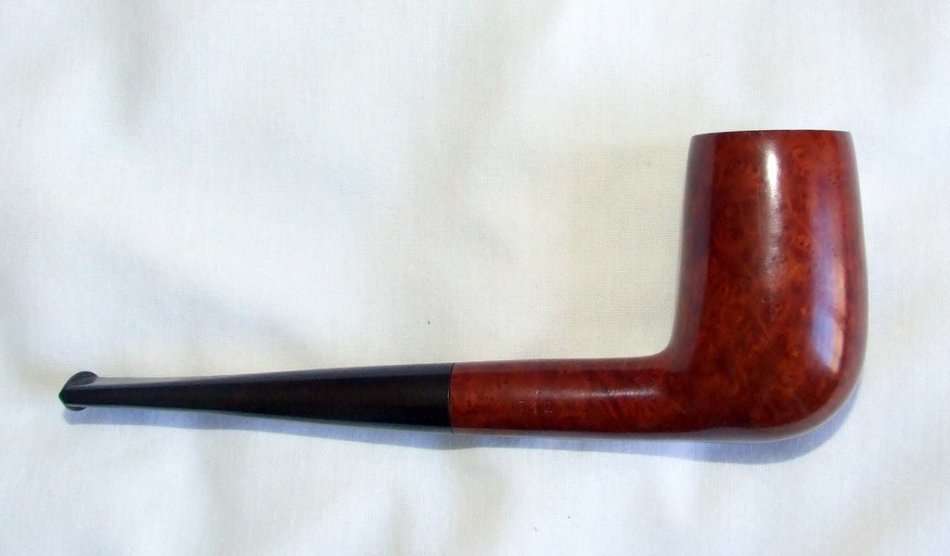 Beautiful GEORG JENSEN "De Luxe 712" briar pipe, little smoked, excellent condition.