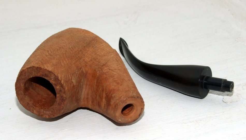 RARE OPPORTUNITY! An unfinished custom "Oom Paul" briar pipe blank - a challenge for pipe restorers!