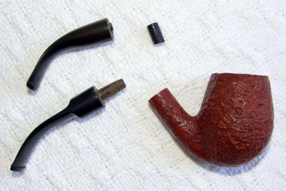 Beautiful briar - Classic W O LARSEN #46 Made in Copenhagen, Denmark. Estate pipe for repair.