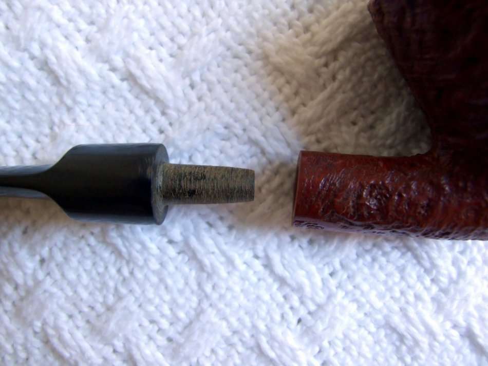 Beautiful briar - Classic W O LARSEN #46 Made in Copenhagen, Denmark. Estate pipe for repair.