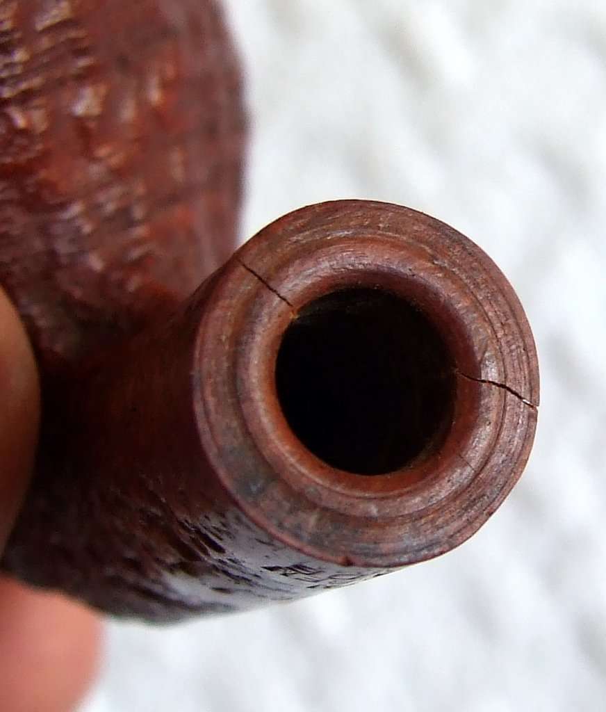 Beautiful briar - Classic W O LARSEN #46 Made in Copenhagen, Denmark. Estate pipe for repair.