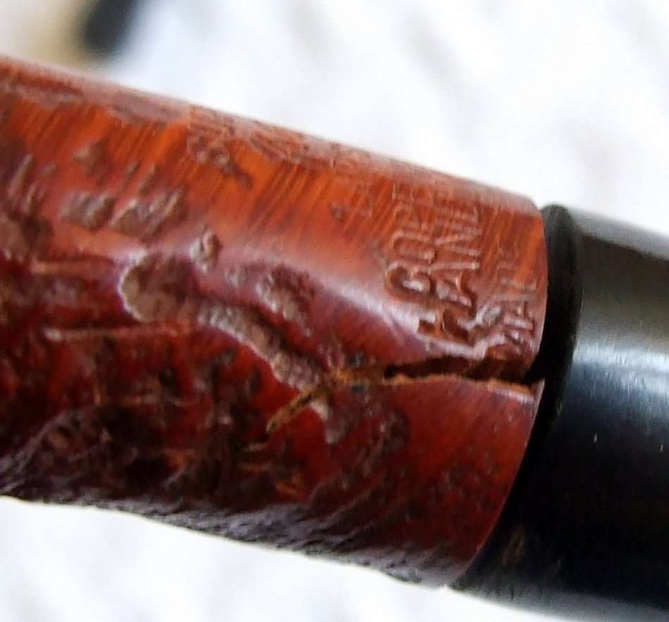 Beautiful briar - Classic W O LARSEN #46 Made in Copenhagen, Denmark. Estate pipe for repair.