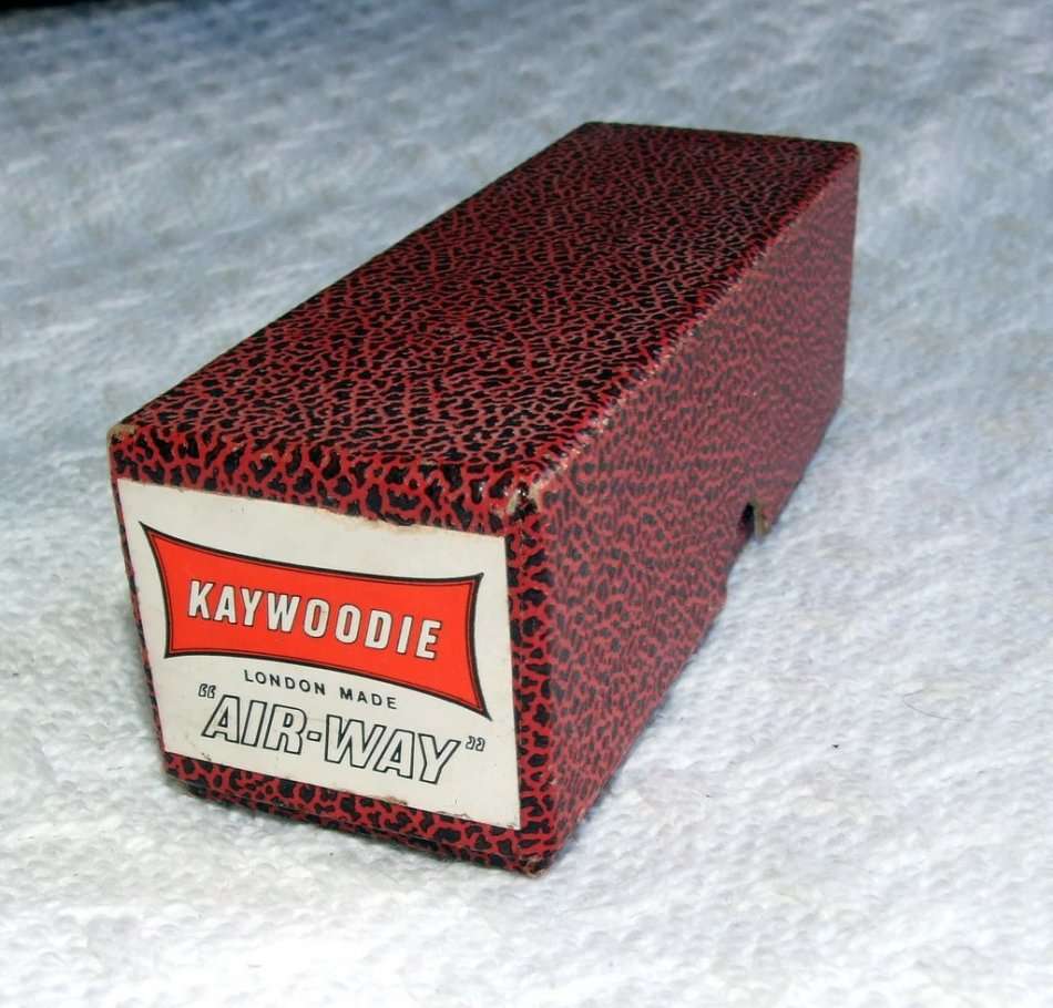 VINTAGE BOXED KAYWOODIE AIR-WAY 707 BRIAR ESTATE PIPE IN GREAT CONDITION.