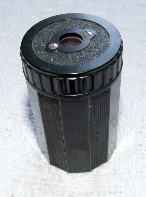 Vintage German DUX green bakelite pencil sharpener box in great condition.