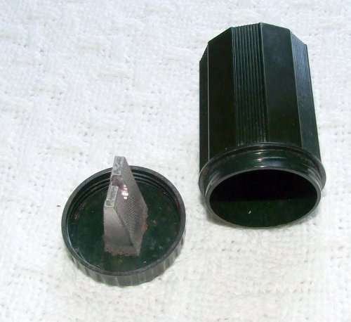 Vintage German DUX green bakelite pencil sharpener box in great condition.