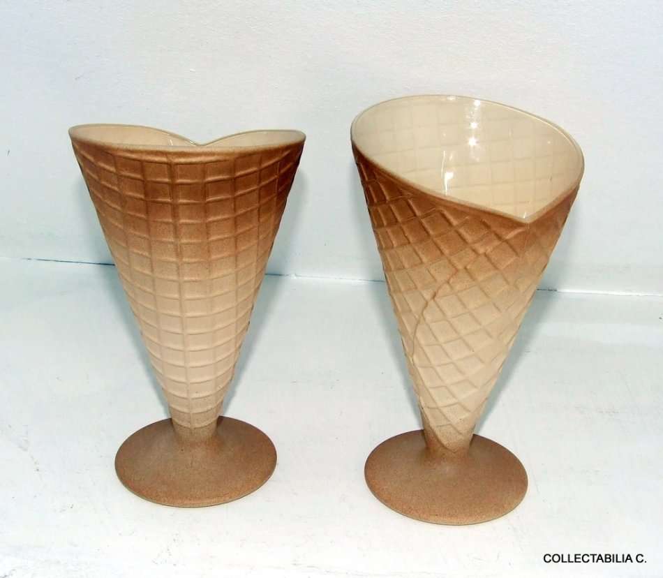 A pair of funky retro Italian glass waffle cone ice-cream milkshake sundae glasses!