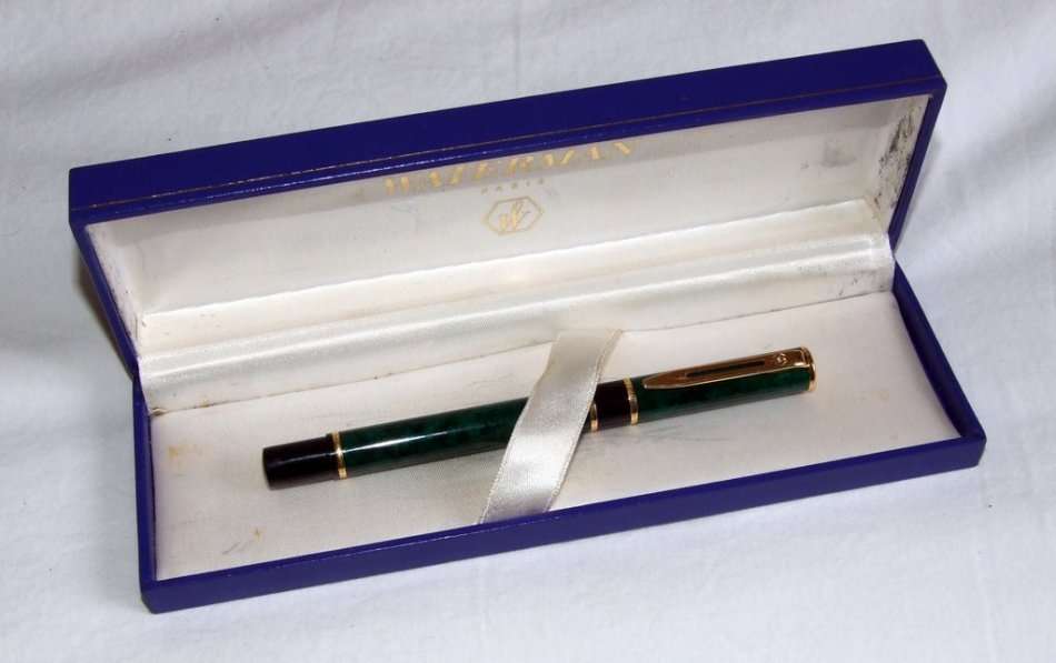 Nice Waterman Laureat Fountain Pen, boxed,