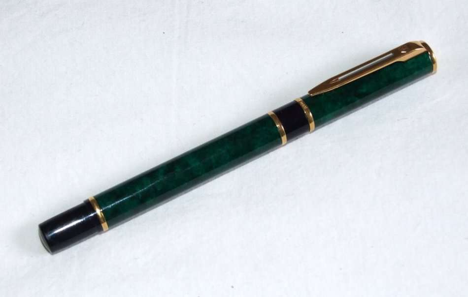 Nice Waterman Laureat Fountain Pen, boxed,