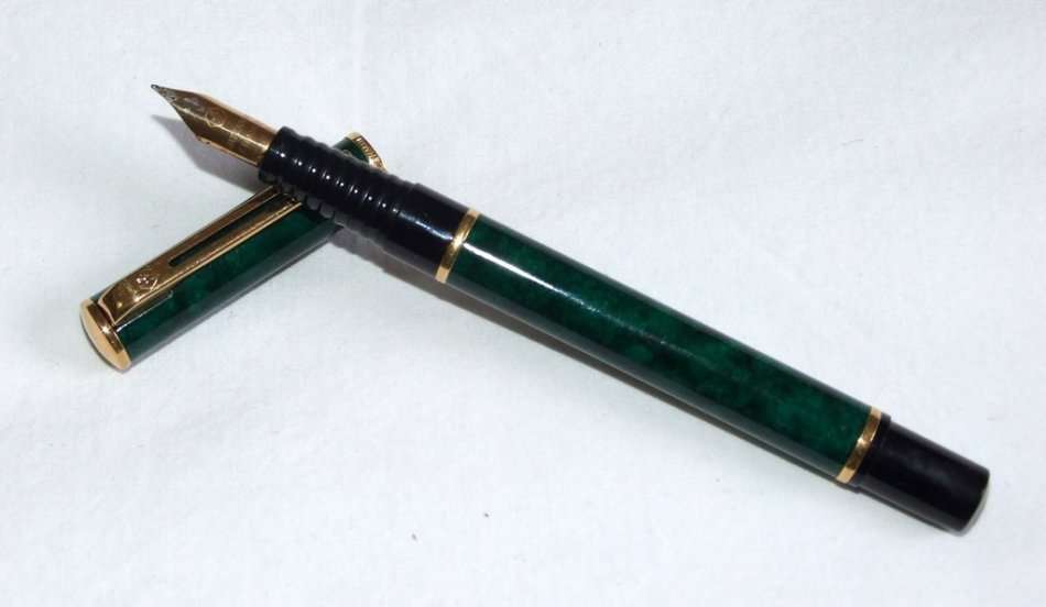 Nice Waterman Laureat Fountain Pen, boxed,