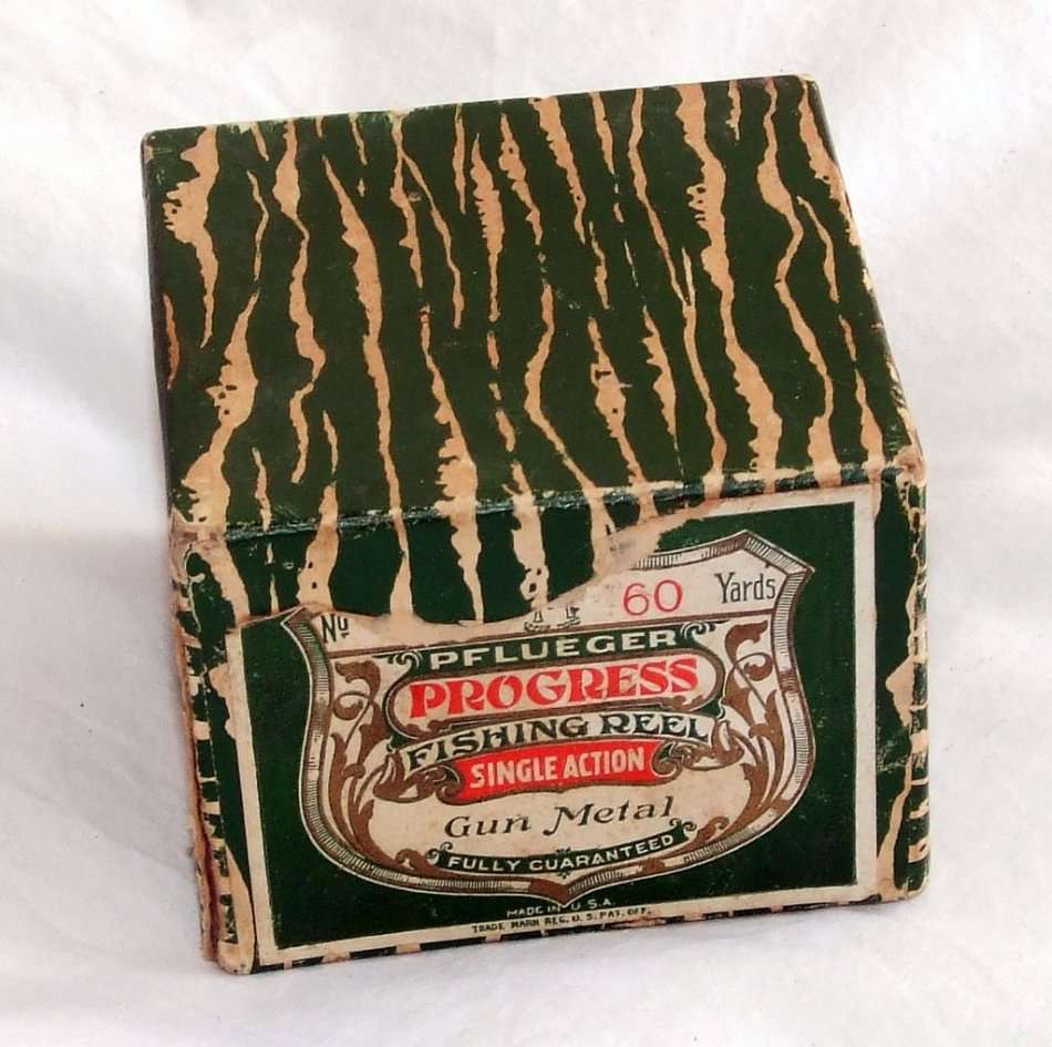 VINTAGE PFLUEGER PROGRESS GUN METAL FLY REEL 60 YARDS, MADE IN USA, BOXED