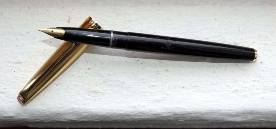 THE SOUTH AFRICAN PEN! Vintage Hifra 4427 Aerometric Fountain Pen