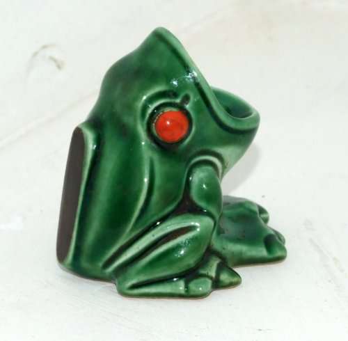 Vintage GOEBEL FROG vesta/ match holder/striker #147 in excellent condition.