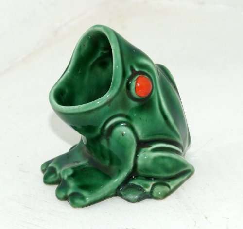 Vintage GOEBEL FROG vesta/ match holder/striker #147 in excellent condition.