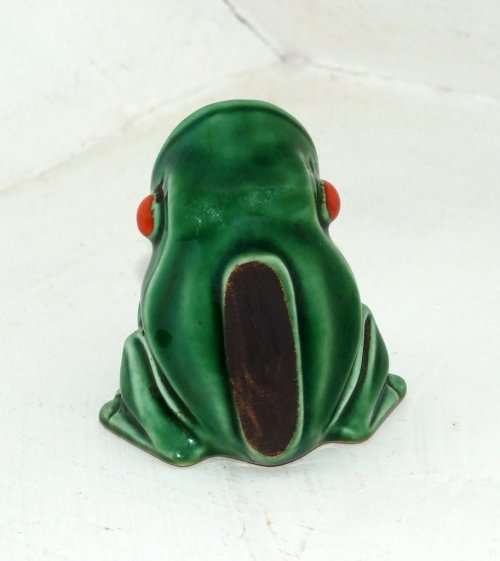 Vintage GOEBEL FROG vesta/ match holder/striker #147 in excellent condition.