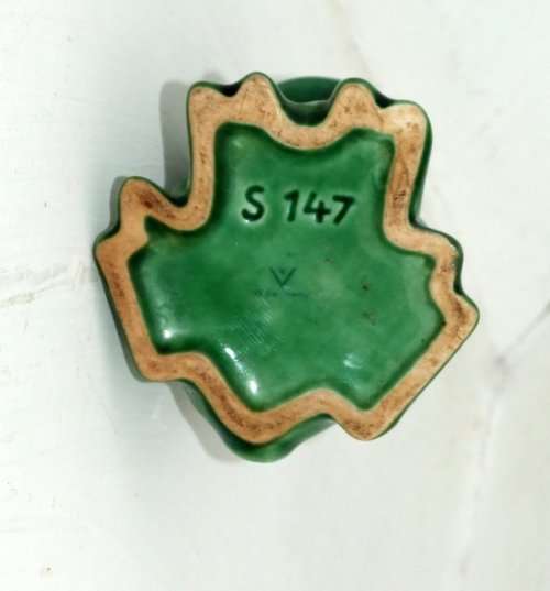 Vintage GOEBEL FROG vesta/ match holder/striker #147 in excellent condition.