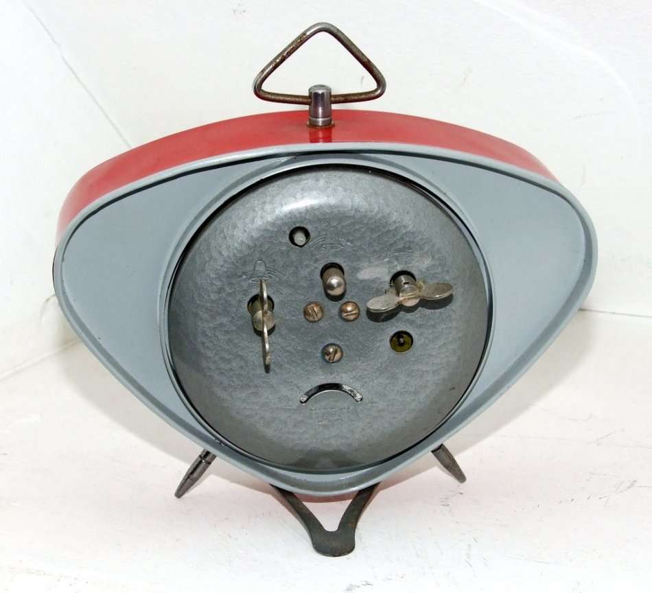 RETRO CLASSIC OFFICIAL FOSSIL ALARM CLOCK, 1950'S STYLE