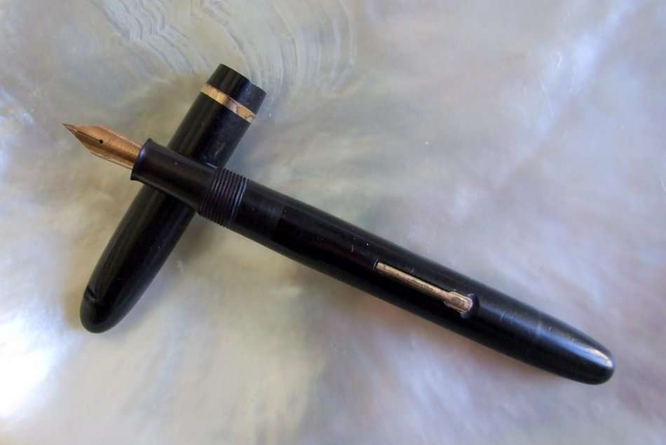 VINTAGE WATERMAN'S CHAMPION 501 FOUNTAIN PEN - requires new sac