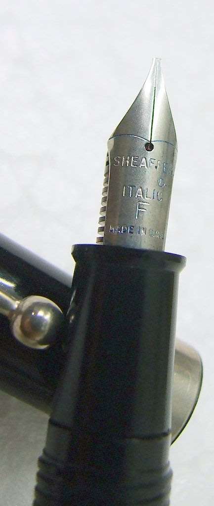 Vintage short section SHEAFFER NO NONSENSE Fountain Pen in good condition, Fine Italic nib.