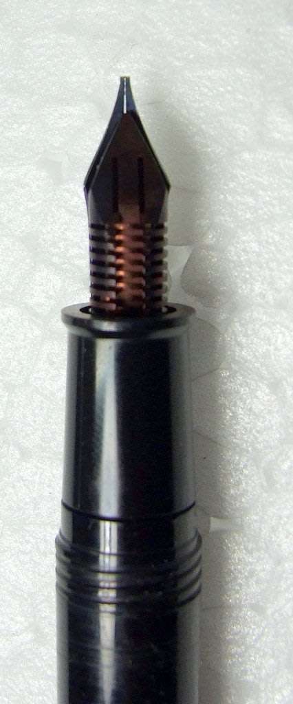 Vintage short section SHEAFFER NO NONSENSE Fountain Pen in good condition, Fine Italic nib.