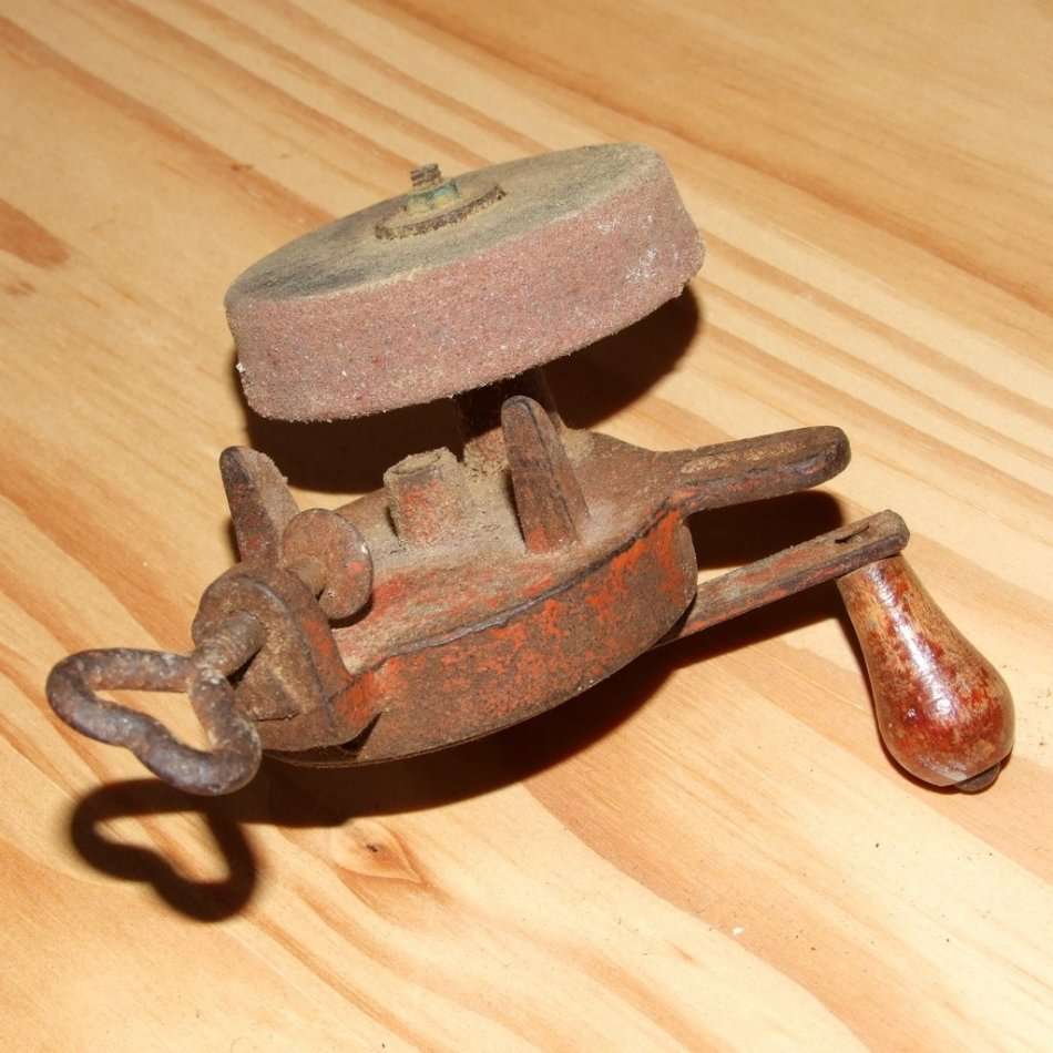 Vintage hand crank GRINDING WHEEL Machine