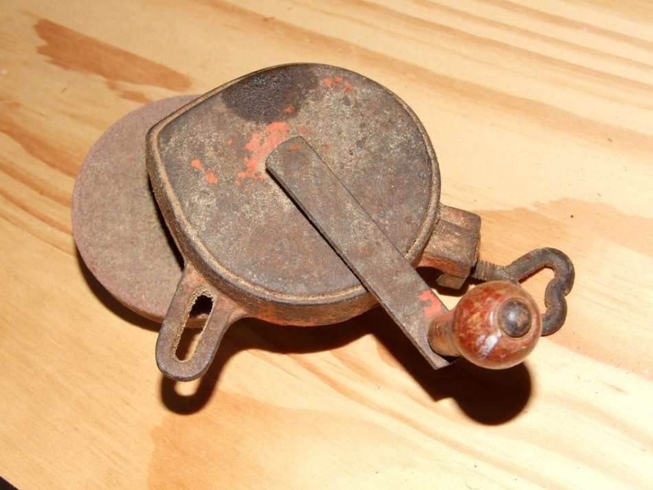 Vintage hand crank GRINDING WHEEL Machine
