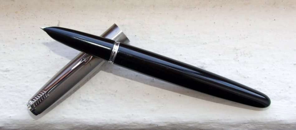 Excellent vintage PARKER 21 Fountain Pen, working,