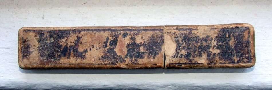 Antique German "DEFIANCE" Straight Razor in original "THE AFRIKANDER RAZOR" box.