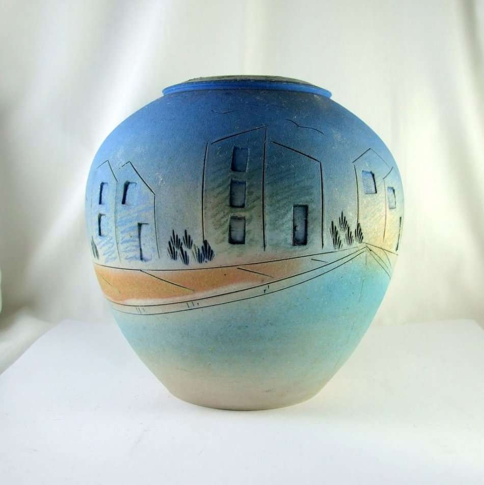STUDIO POTTERY VASE by DAVID DIGGINS Retro 80s sgrafitto dry glaze Signed with stamp
