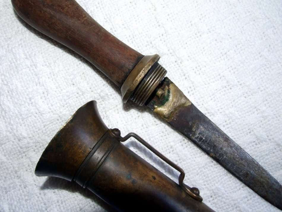 VINTAGE DEEP-SEA DIVER'S KNIFE AND BRASS SCABBARD