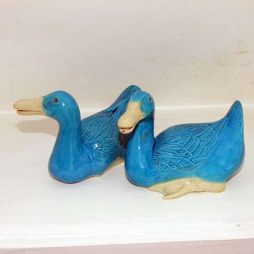 PAIR VINTAGE MID CENTURY TURQUOISE BLUE CHINESE PORCELAIN DUCK FIGURINES