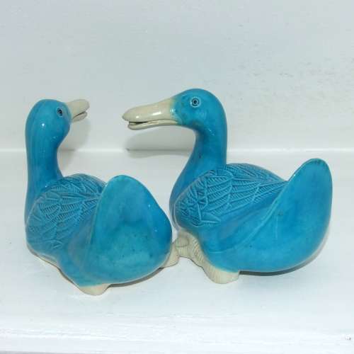 PAIR VINTAGE MID CENTURY TURQUOISE BLUE CHINESE PORCELAIN DUCK FIGURINES