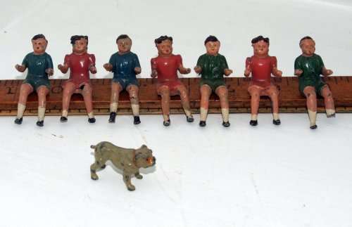 Seven vintage lead / metal 1/32 figures and a dog!